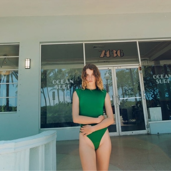 Zara Blogger Fave Spring Padded Shoulder Contour Bodysuit Small NEW - Picture 2 of 16